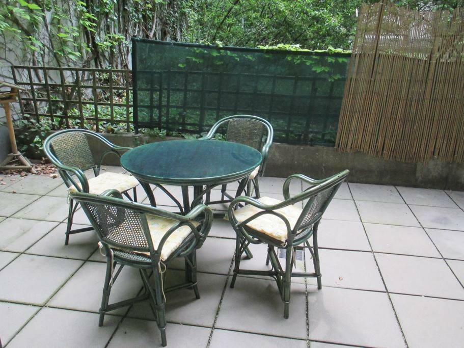 Relaxing Terrace Apartment In Lively Area Wien Eksteriør billede