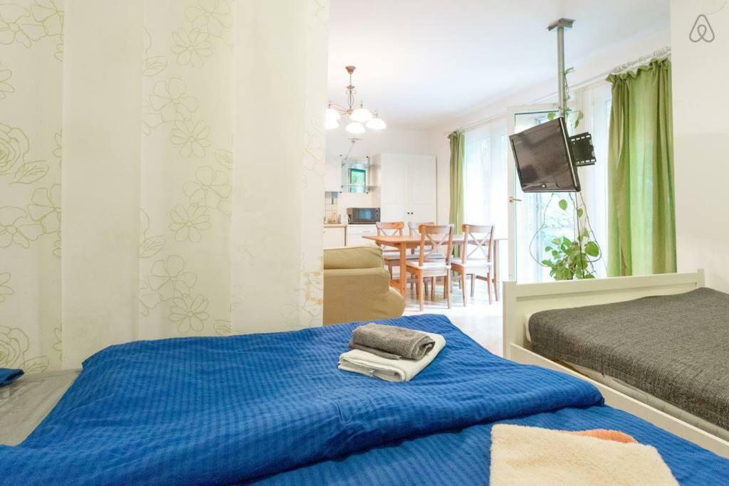 Relaxing Terrace Apartment In Lively Area Wien Eksteriør billede
